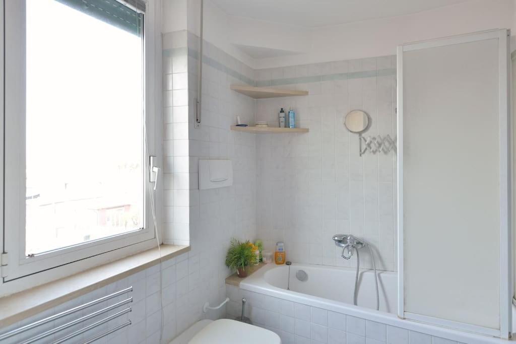Appartamento Super Sunny Penthouse With Terrace Roma Esterno foto