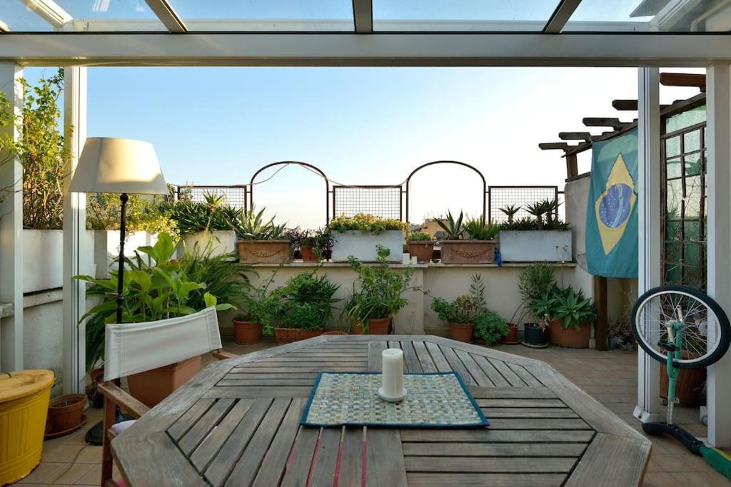 Appartamento Super Sunny Penthouse With Terrace Roma Esterno foto